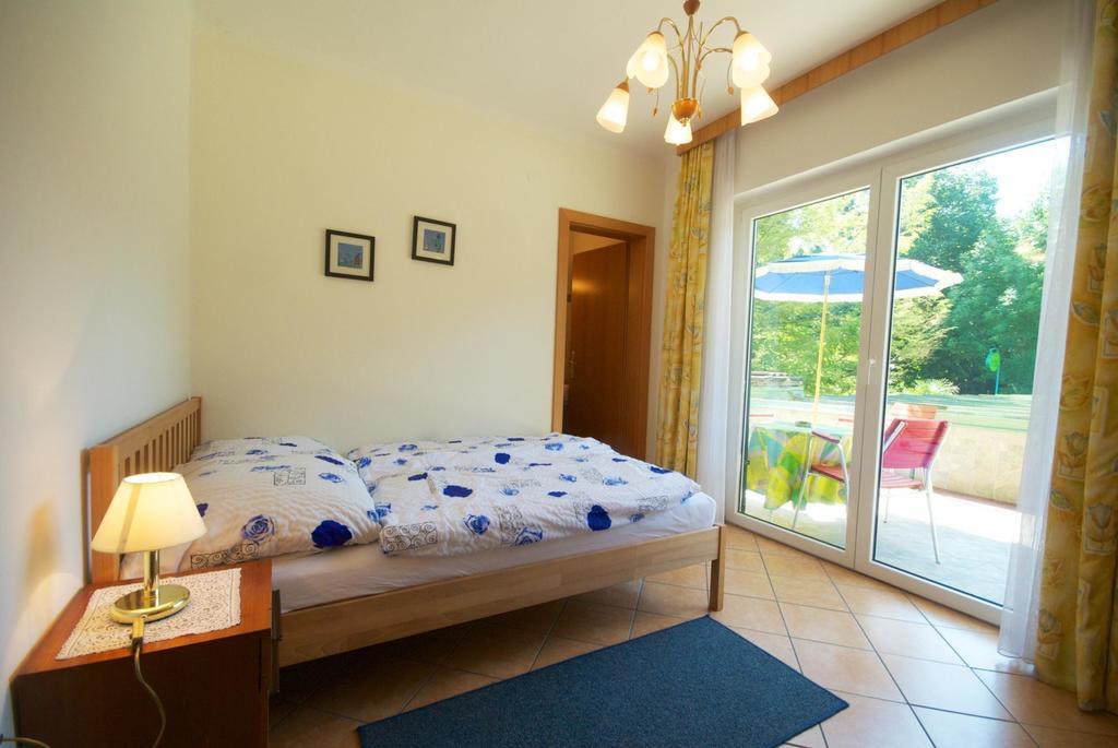 Pension Regia Velden am Wörthersee Rum bild